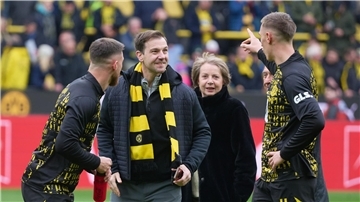 BVB-Fan Timo Boll im Stadion seines Lieblingsvereins. 