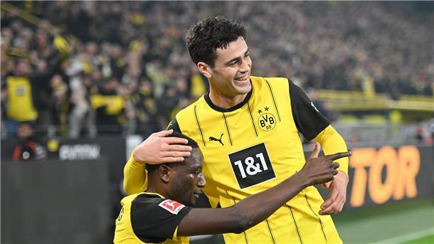 BVB-Stürmer Serhou Guirassy (l.) nimmt Union Berlin quasi im Alleingang auseinander.