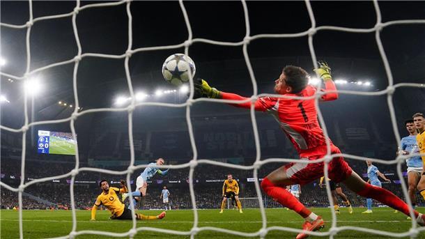 BVB-Torwart Gregor Kobel konnte die Niederlage nicht verhindern.