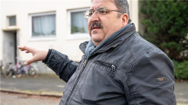 Sozialamt kündigt Flüchtlingen: Weihnachten ohne Bleibe? Cafer Isin von „Dialog - Verein für gleiche Rechte“ setzt sich für die Belange der Betroffenen ein.