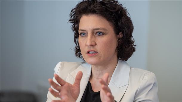 Carola Reimann (SPD), Sozialministerin in Niedersachsen, hält an der Obergrenze von 50 Teilnehmern bei öffentlichen Feiern fest.