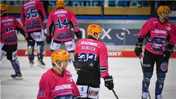 Carson McMillan trägt seinen Spitznamen Banger auf dem Trikot.