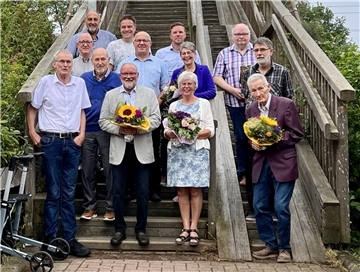 Carsten Schöckel (oben links) und Sascha Hägermann (mittlere Reihe, links) zeichneten Thomas Hillen, Rolf Hildebrandt, Christa Wegner, Rolf Loer (vorne, von links), Albert Bender, Michael Schulz, Anke Coldewey und Christof Seeck (mittlere Reihe, von links) sowie Dirk Stenzel, Marcel Minßen und Detlef Kloppenburg (oben, von links) aus.