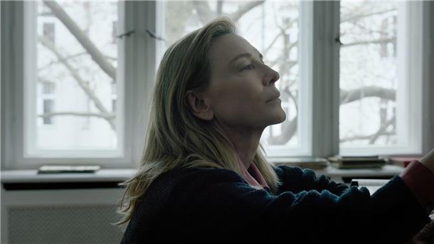 Cate Blanchett als Lydia Tár in einer Szene des Films „Tár“. Der Film kommt am 2. März 2023 in die deutschen Kinos.
