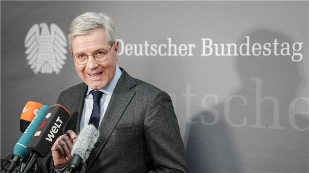 CDU-Außenminister Norbert Röttgen: Die bisherige Linie der Bundesregierung führe zu einem militärischen Patt mit großen Verlusten.
