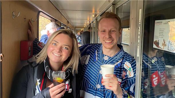 Pinguins-Fans on Tour: Per Sonderzug nach Mannheim - Her mit den Punkten (Update 28) Celina und Niklas