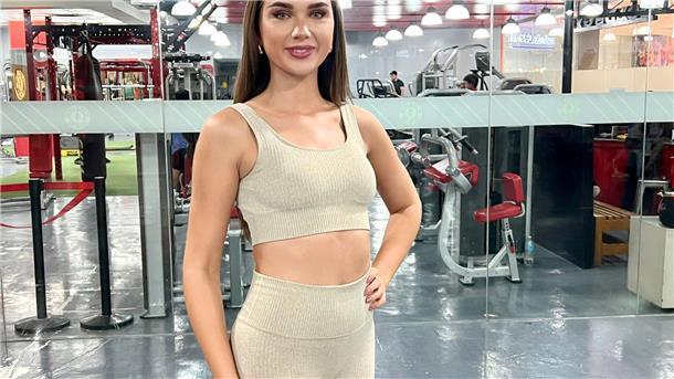 Miss Deutschland in Manila: Wo die Königinnen Laufen lernen Celina Weil ist die amtierende Miss Deutschland - und trainiert nun für die Wahl zur Miss Intercontinental.