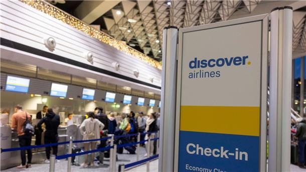 Piloten bei Lufthansa-Tochter Discover streiken weiter Check-In der Lufthansa-Tochter Discover Airlines am Frankfurter Flughafen.