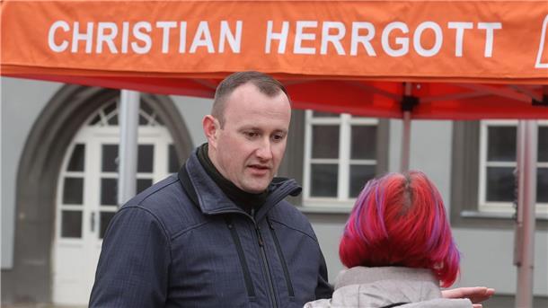 AfD hofft auf zweiten Landratsposten Christian Herrgott (CDU) tritt in der Stichwahl gegen Uwe Thrum an.