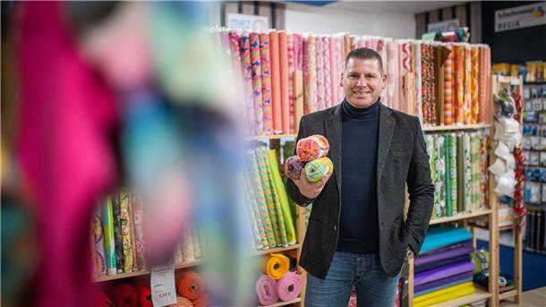 Diese Läden bleiben bis Ende Juni in Bremerhavens ehemaliger Karstadt-Passage Christian Ramrath vertreibt im Wogatex Textil-Outlet verschiedene Textilprodukte und Kurzwaren.