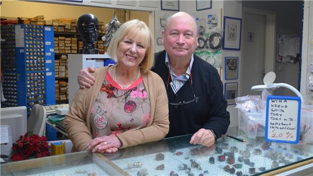 Christiane und Peter Arndt gehen in den Ruhestand. Nach 44 Jahren schließt Arndt-Elektronik in der Johannesstraße in Geestemünde.