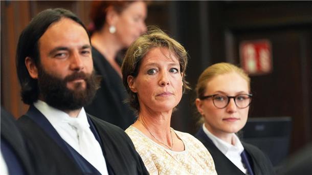 Juristischer Streit bringt Block-Prozess ins Stocken Christina Block will erst einmal von ihrem Schweigerecht Gebrauch machen.