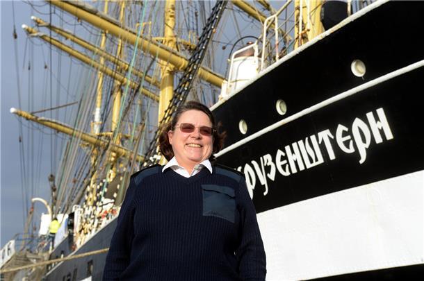 Der Kindheitstraum, eines Tages auf dem russischen Großsegler „Kruzenstern“ zu fahren, hat sich die leidenschaftliche Seefahrerin erfüllt. Ihre Fahrt zeichneten stürmische See und sonnenverwöhnte Tage auf dem Deck ab.