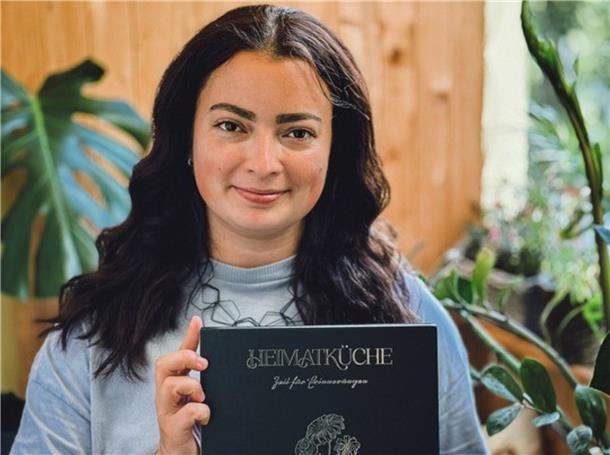 Clara Baur hat die „Heimatküche“ ihrer Uroma in einem Kochbuch verewigt.