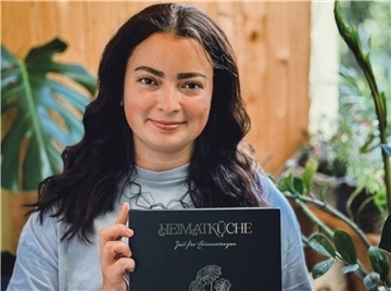 Clara Baur hat die „Heimatküche“ ihrer Uroma in einem Kochbuch verewigt.