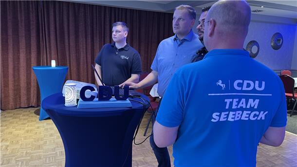 Claus Seebeck scheint seinen Wahlkreis zu gewinnen.