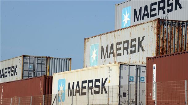 Rückzug aus dem Ölgeschäft: Maersk verkauft Supply Service Container des Schifffahrtskonzerns Maersk stehen gestapelt im Tema-Hafen in Accra, Ghana.