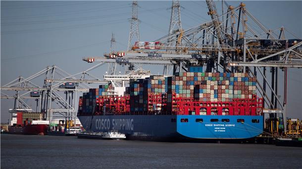 Containerumschlag im Hafen von Antwerpen - der Nummer zwei in Europa.