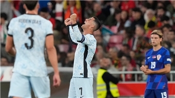 Cristiano Ronaldo nach dem 900. Tor seiner Karriere