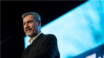 CSU-Chef Söder meint: „Ohne Auto droht ein Kollaps.“ 