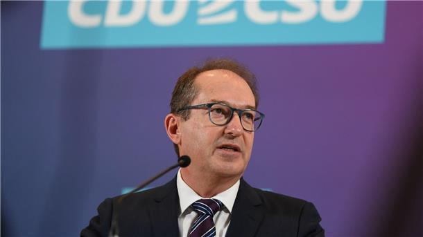 Ton in Koalition verschärft sich vor Taurus-Abstimmung CSU-Landesgruppenchef Alexander Dobrindt: Kanzler Scholz sollte zur Aufklärung von Widersprüchen in der Taurus-Debatte beitragen.