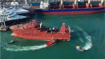 Da schwimmt die „Jan Maria“. Das Schiff wird auf einer türkischen Werft gebaut, lief nun vom Stapel.