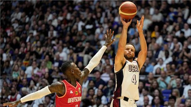 Von der Ost- an die Westküste: Schröder wechselt zu Warriors Damals Gegner, jetzt Kollegen: Schröder und Curry.
