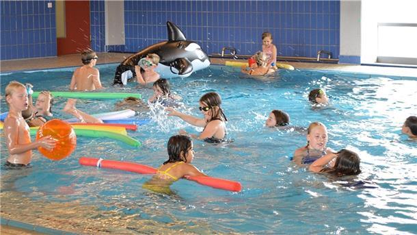Damit das Gas nicht ausgeht: In Brake wird die Temperatur im Schwimmbecken des Hallenbades auf 25 Grad gesenkt.