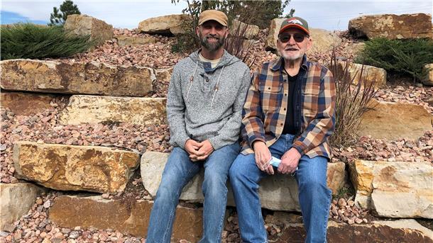 Dan und Neffe Tony im Oktober 2020.