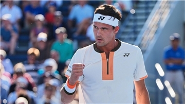 Altmaier beim Tennis-Turnier in Paris in Runde zwei Daniel Altmaier steht in Paris in Runde zwei.