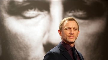 Daniel Craig