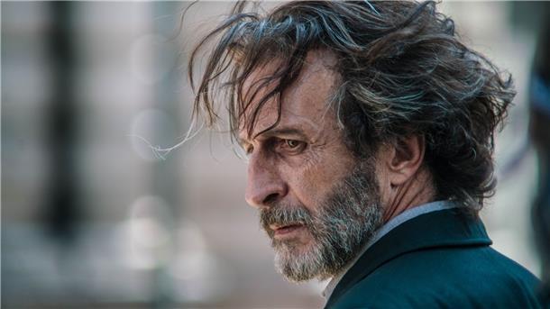 „Bardo“: Surrealistische Reise nach Mexiko Daniel Gimenez Cacho spielt Silverio im Film „Bardo, die erfundene Chronik einer Handvoll Wahrheiten“.