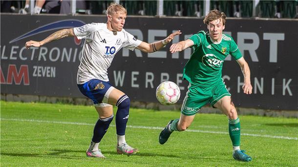 Zwischen Hoffnung und Druck: Bezirksliga-Teams vor wichtigen Aufgaben Daniel Holsten (rechts) und der Heeslinger SC II wollen ihre bislang erfolgreiche Saison in Unterstedt fortsetzen.