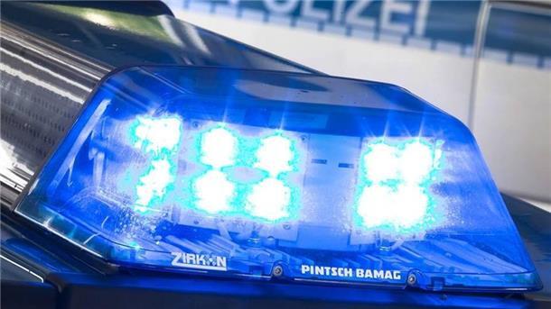 Angriff auf Ladendetektiv: Polizei sucht Zeugen Dank der Hilfe des Zeugen, wurde niemand verletzt. Die Polizei Bremerhaven bittet den Mann, sich zu melden.