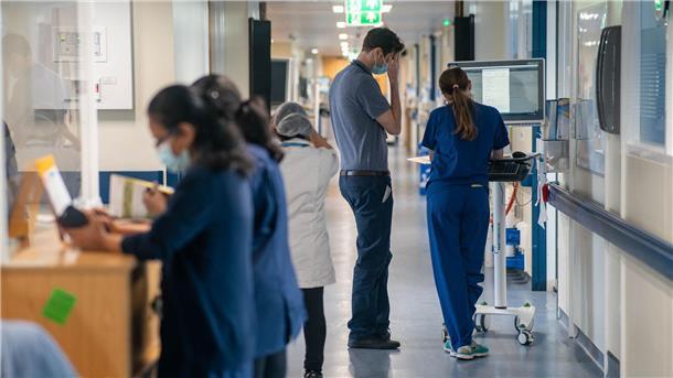 Museumsbesuch auf Rezept - bald auch in Deutschland? Dank Kunst- und Museumsbesuche: weniger Krankenhauseinweisungen und weniger Hausarztbesuche. (Archivbild)