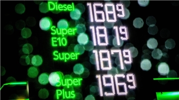 Tanken Bremerhaven
günstig tanken Bremerhaven
Benzinpreise Bremerhaven
aktuelle Spritpreise Bremerhaven
Tankstellen Bremerhaven
Super E5 Preise Bremerhaven
E10 Preis Bremerhaven
Dieselpreis Bremerhaven
billigste Tankstelle Bremerhaven
Live Benzinpreise Bremerhaven