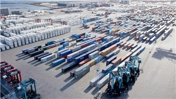 Luftaufnahme vom Containerterminal in Aarhus