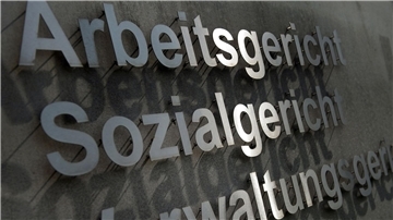 Das Arbeitsgericht in Dresden hat einer Klägerin hat in einer Klage über unbezahlte Freistellung während der Pandemie entschieden.