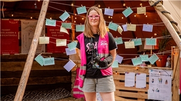Awareness Team Leitung Johanna Bauhus im Porträt.