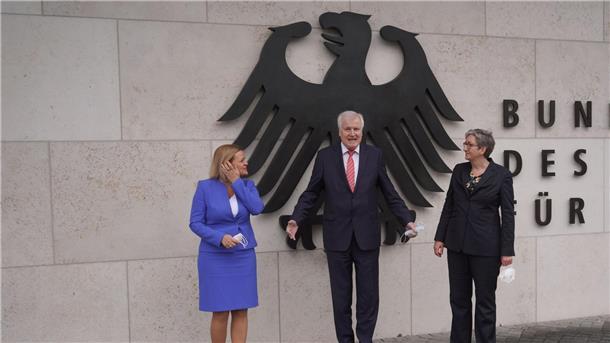 Das Bauministerium wurde aus dem Innenministerium ausgegliedert. Dies hat dem Bund der Steuerzahler zufolge besonders hohe Kosten verursacht.
