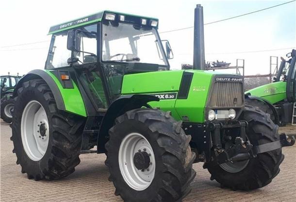 Das Bild zeigt ein Vergleichsmodell des gesuchten Traktors.
