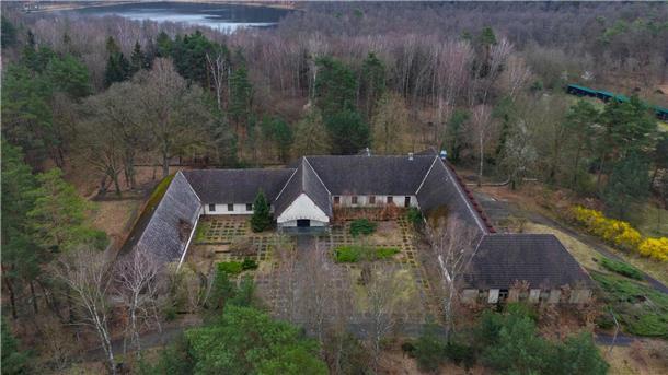 „Schwarzbuch“: Stiftung beklagt verlorene Denkmale Das Bogensee-Areal mit der Villa des ehemaligen NS-Propagandaministers Joseph Goebbels gilt als „unangenehmer“ historischer Ort. (Archivbild)
