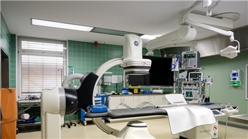 Das Foto zeigt das Herzkatheterlabor des St.-Bernhard-Hospitals in Brake.