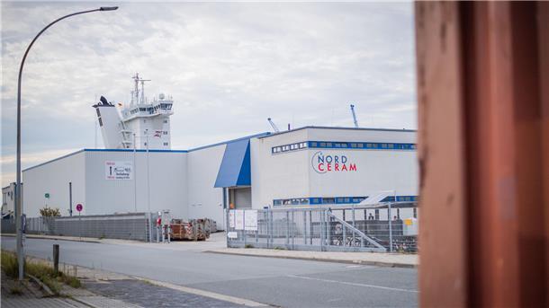 Das Bremerhavener Werk Nordceram am Fischereihafen muss seine Tore nun offenbar doch nicht für immer schließen.