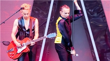 Das britische Elektro-Duo Depeche Mode bringt mit „Depeche Mode: M“ einen neuen Konzertfilm auf die Kinoleinwände. (Archivfoto)