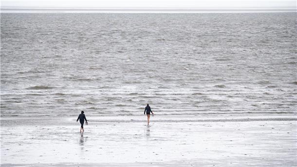 Bundesamt: Nord- und Ostsee 2024 überdurchschnittlich warm Das Bundesamt für Seeschifffahrt und Hydrographie hat für Nord- und Ostsee überdurchschnittlich hohe Temperaturen des Oberflächenwassers ermittelt.