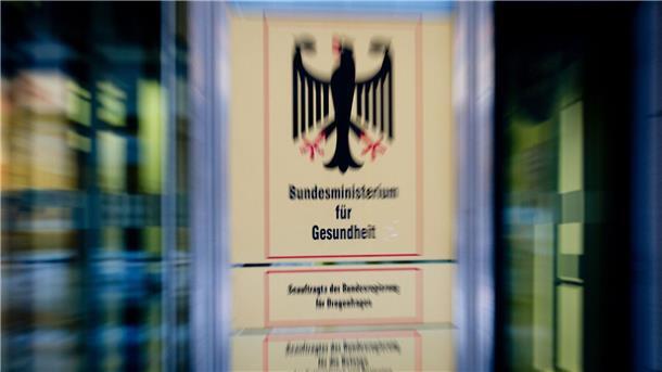 Gesundheitsministerium weist Rechnungshofkritik zurück Das Bundesgesundheitsministerium muss sich bei der Auftragsvergabe für die Corona- Impfkampagne Kritik anhören.