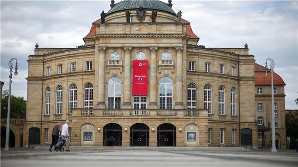 Bundespräsident kommt zur Eröffnung der Kulturhauptstadt Das Chemnitzer Opernhaus. Zum Festakt am 18. Januar wird auch Bundespräsident Frank-Walter Steinmeier erwartet (Archivbild)