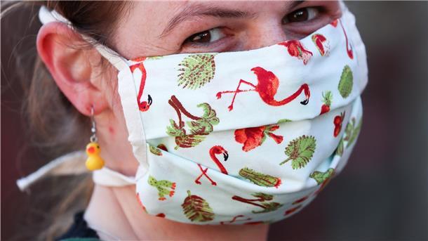 Das Coronavirus stellt auch Versicherungen vor neue Fragen: Wann greift eine Reiserücktrittsversicherung, werden Infizierte aus dem Ausland abgeholt und was kostet das? Wir haben Antworten. 