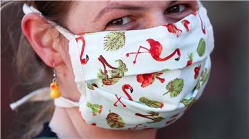 Das Coronavirus stellt auch Versicherungen vor neue Fragen: Wann greift eine Reiserücktrittsversicherung, werden Infizierte aus dem Ausland abgeholt und was kostet das? Wir haben Antworten. 